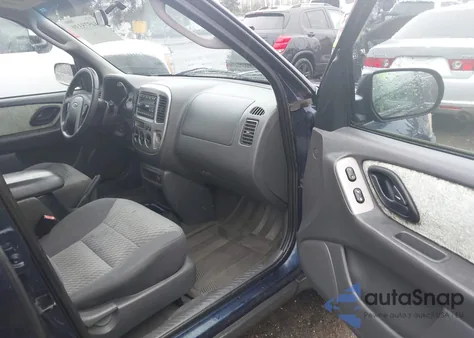 2004 Ford Escape Xlt из США, поврежденный, VIN 1FMYU93154DA19671